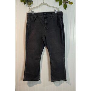 NWT Jen 7 Cropped Kick Jeans Size 18 Light Wash Whiskers Zip Stretch